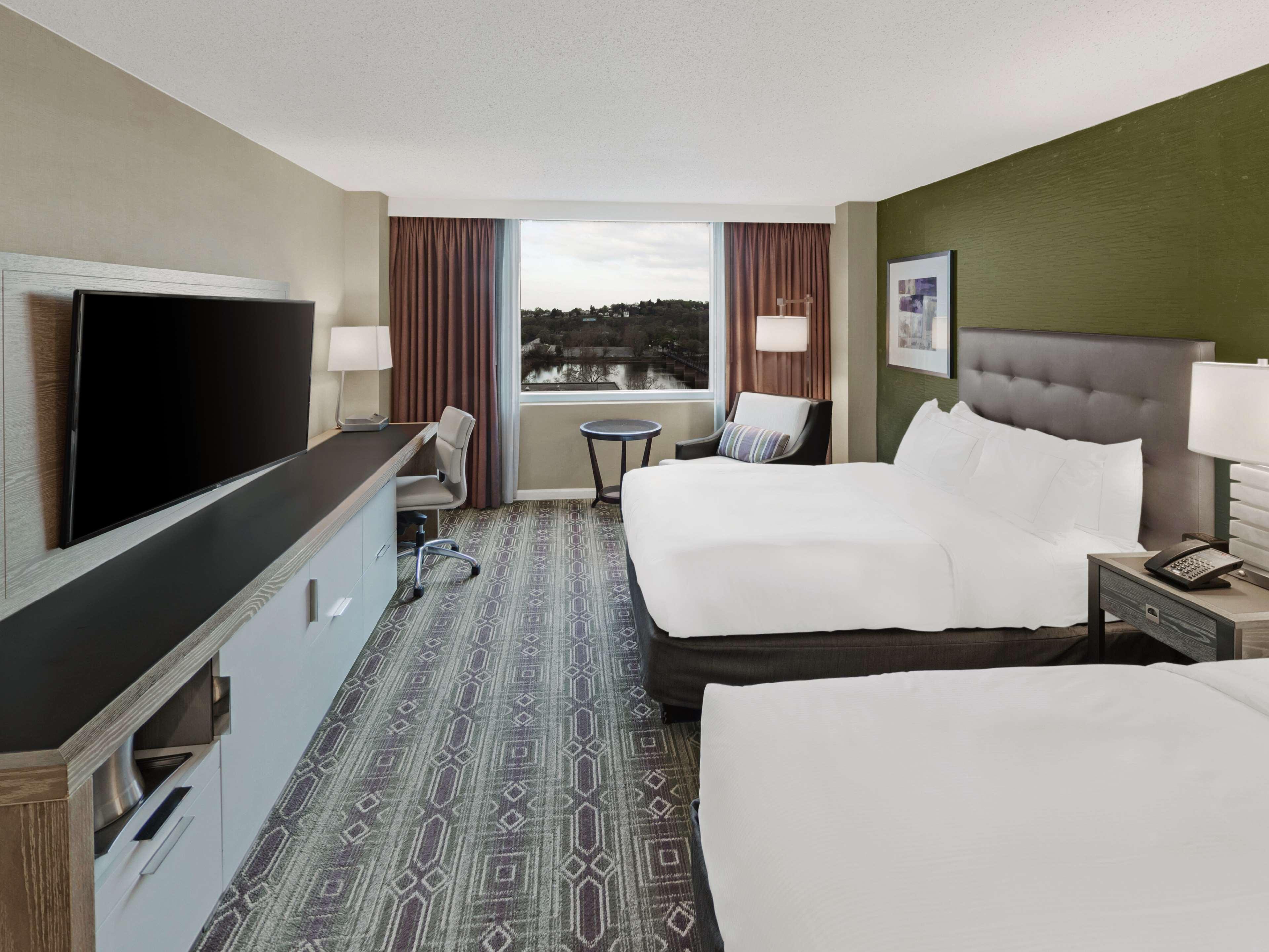 Hilton Harrisburg Near Hershey Park Exterior photo