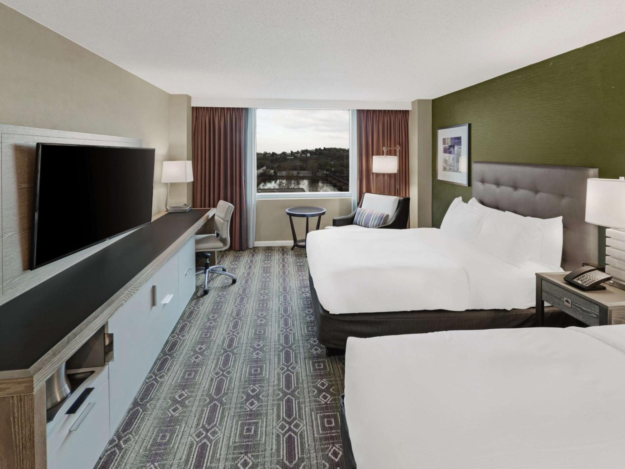 Hilton Harrisburg Near Hershey Park Exterior photo